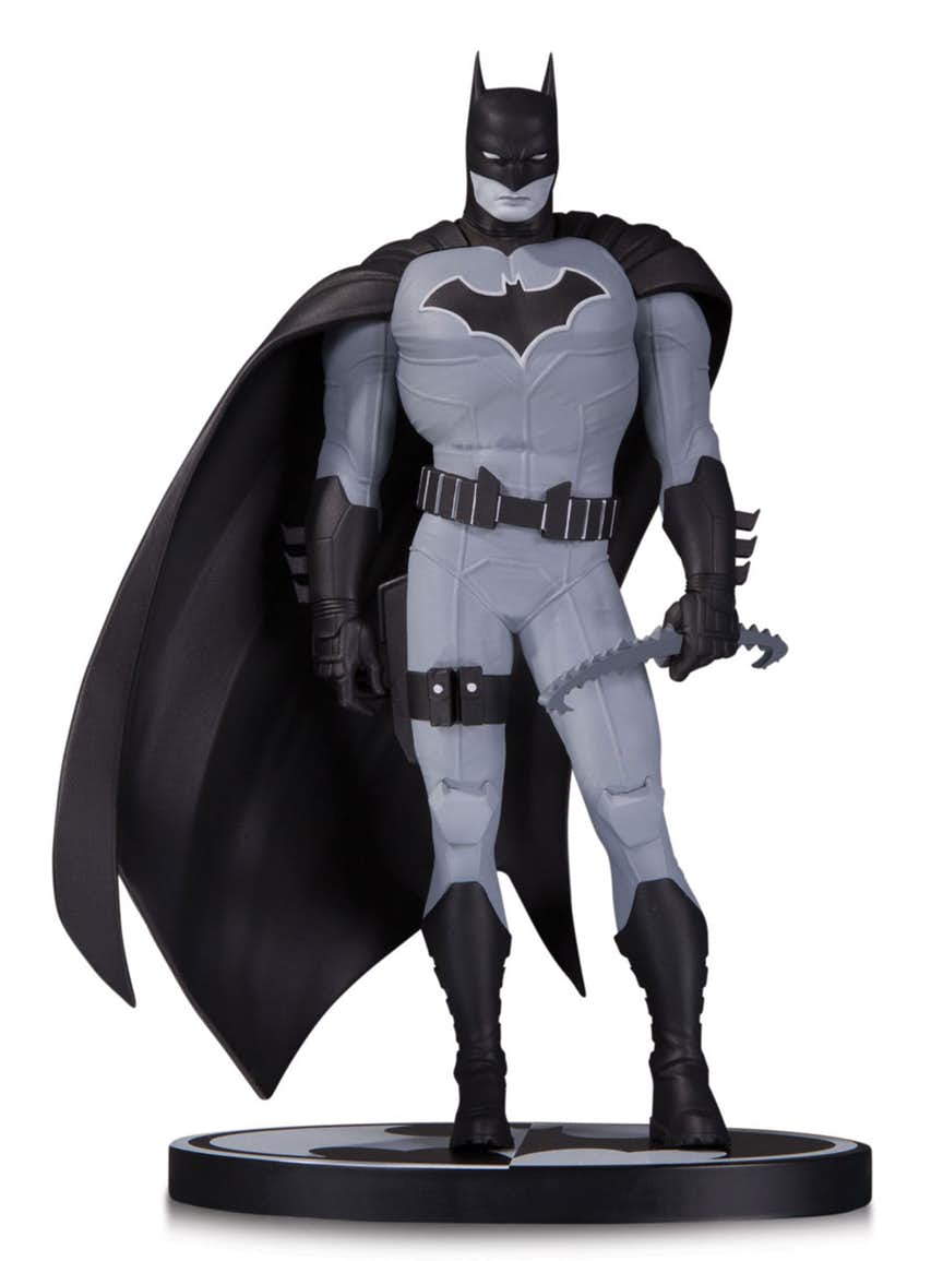 BATMAN BLACK & WHITE: BATMAN BY JOHN ROMITA JR. STATUE